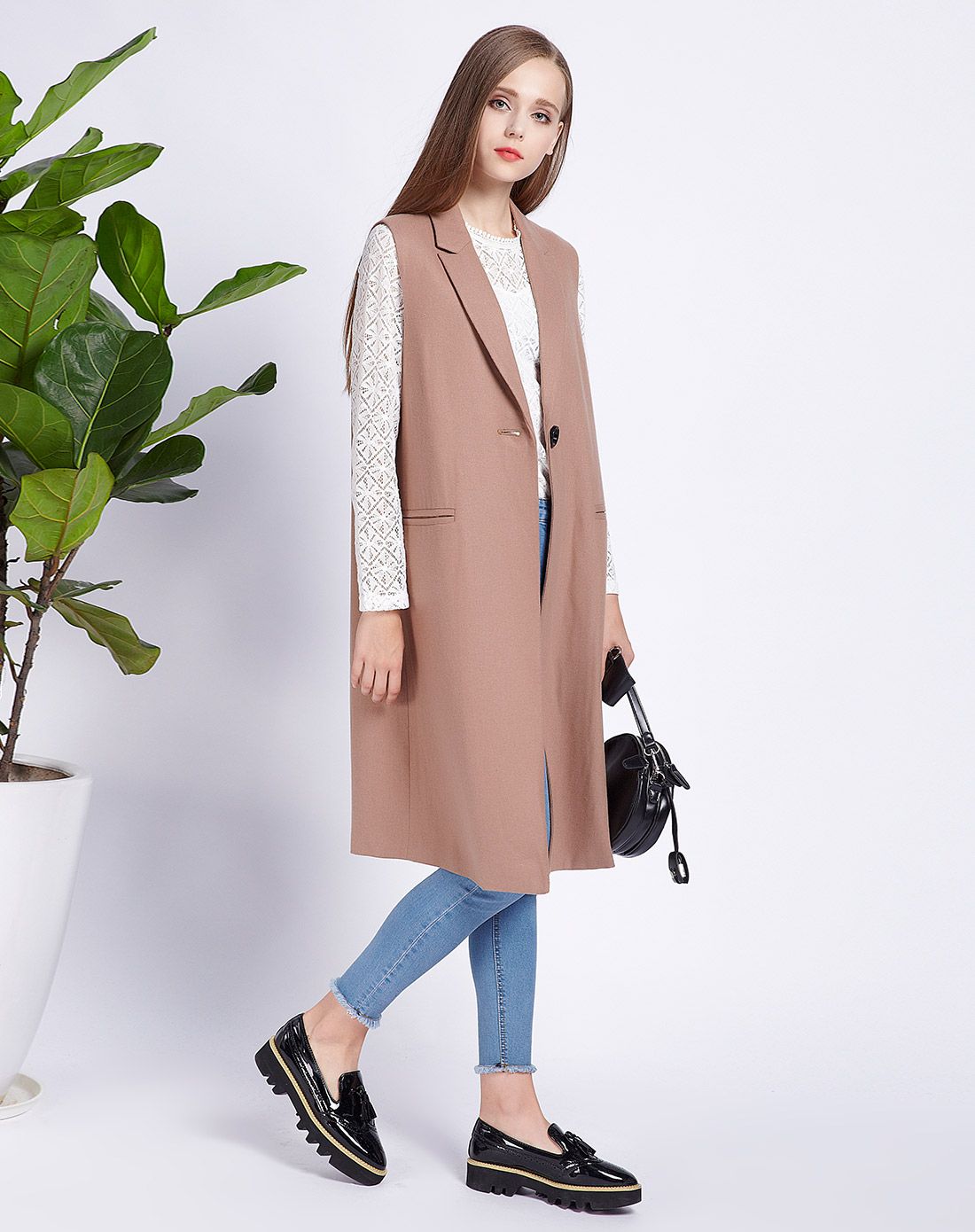 中长款气质翻领无袖外套驼色