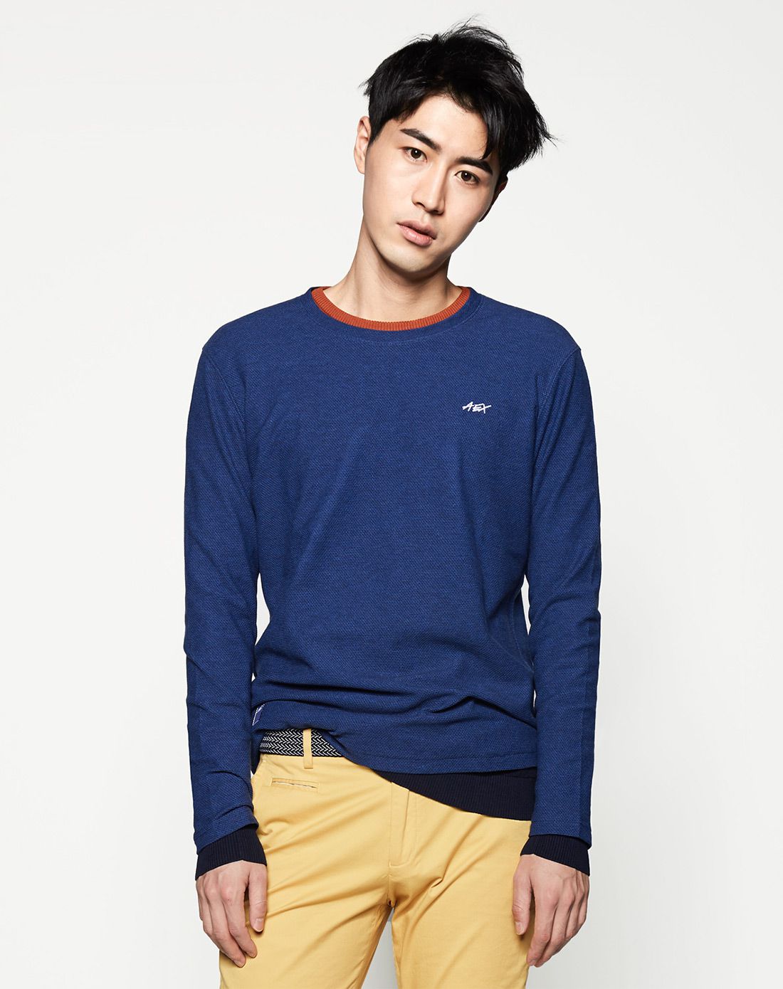 牛仔蓝修身圆领休闲长袖t恤