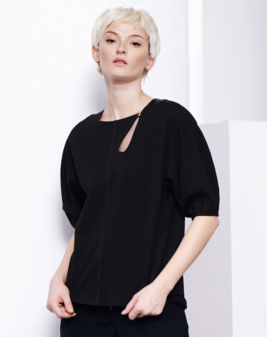 连身袖时尚卫衣