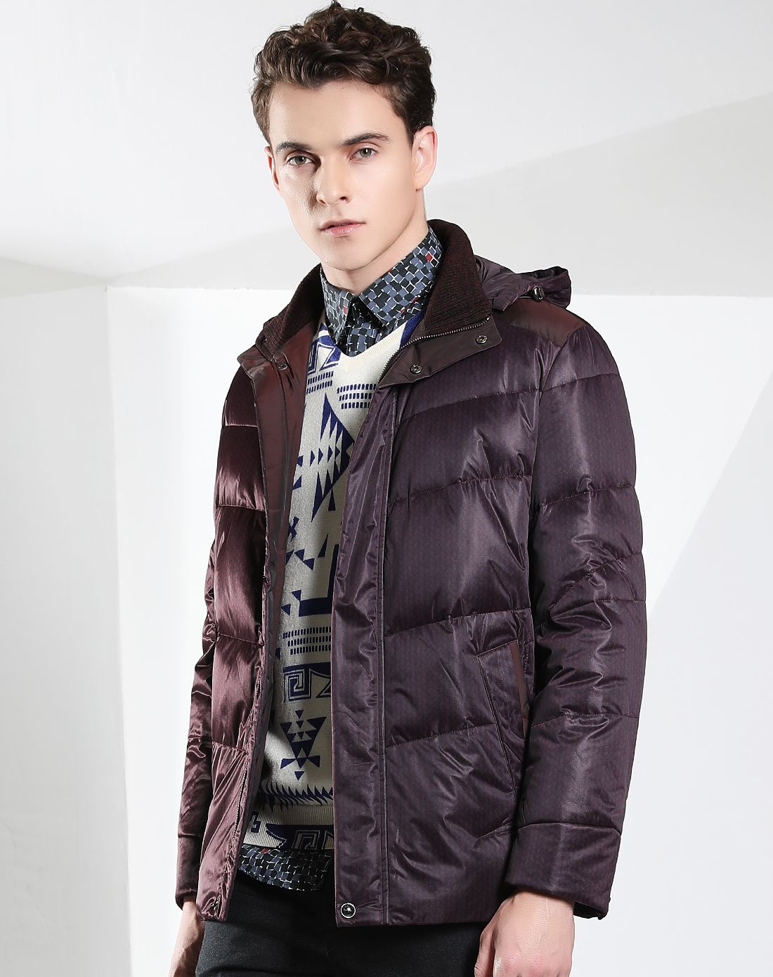 优雅横车线舒适保暖连帽拉链款男士羽绒服