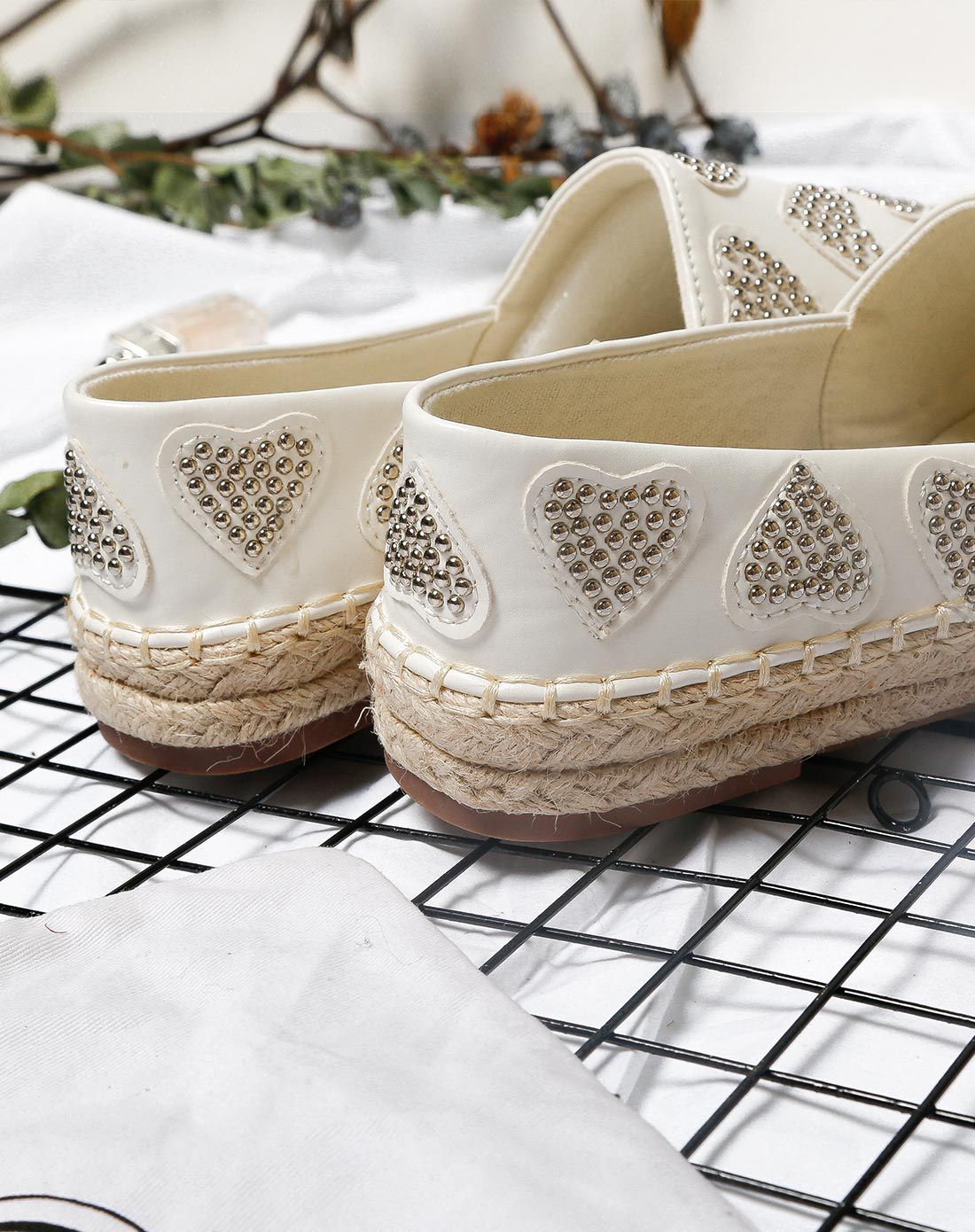 第二件半价-米基miji鞋子专场休闲森女钉珠爱心帆布甜美平底麻鞋白色