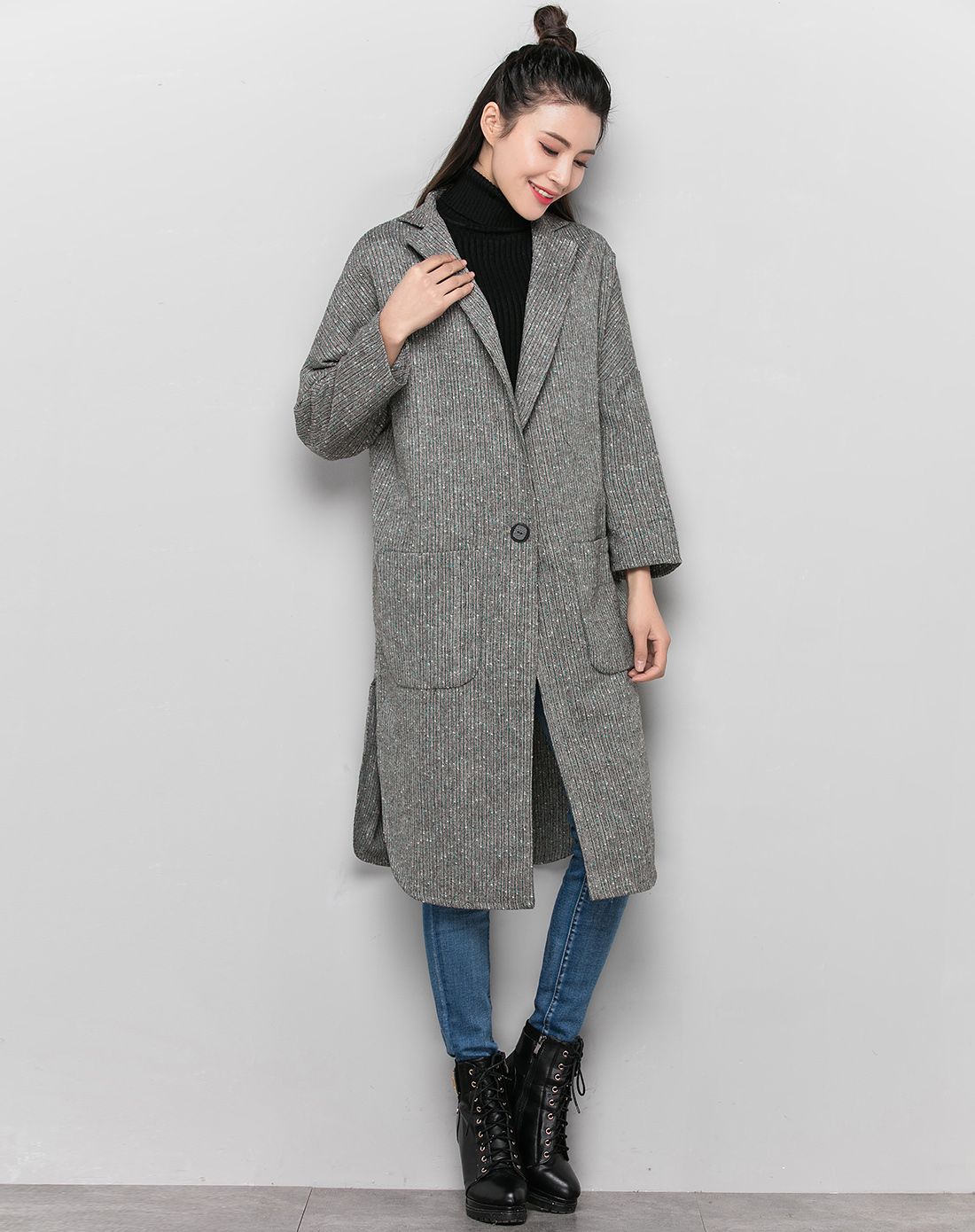 翻领时尚纯色外套浅灰色