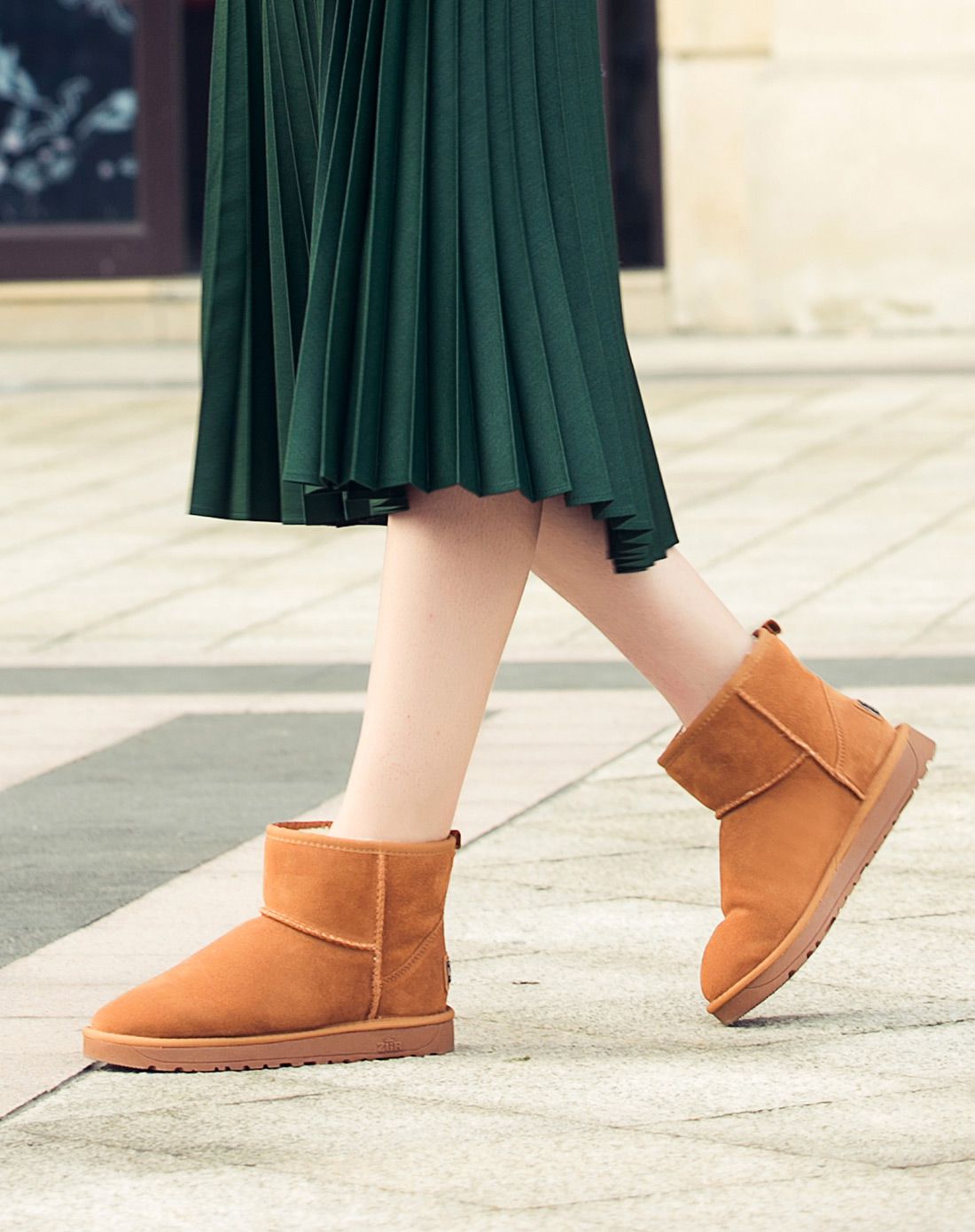 新款反绒牛皮短筒栗色雪地靴