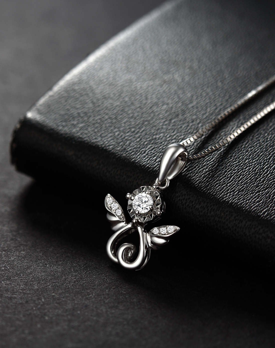 古莉 白18k金单粒钻石吊坠女款送女友