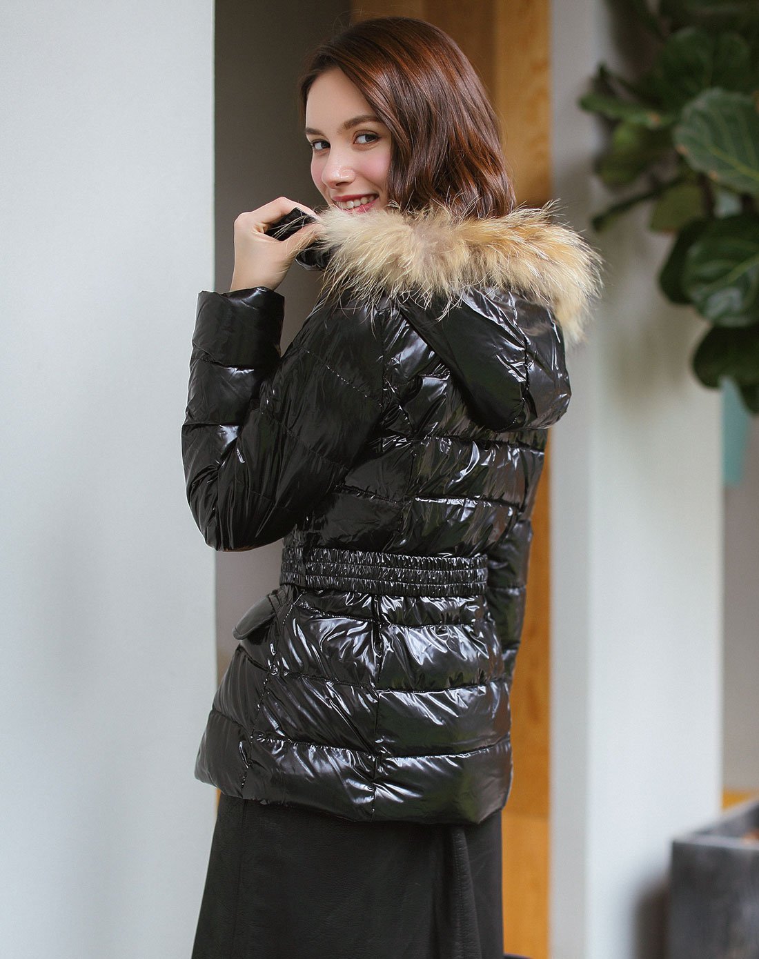 亮皮双排扣连帽羽绒服黑色