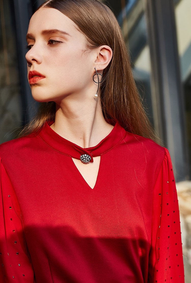 时尚拼接镂空领秋装女款上衣