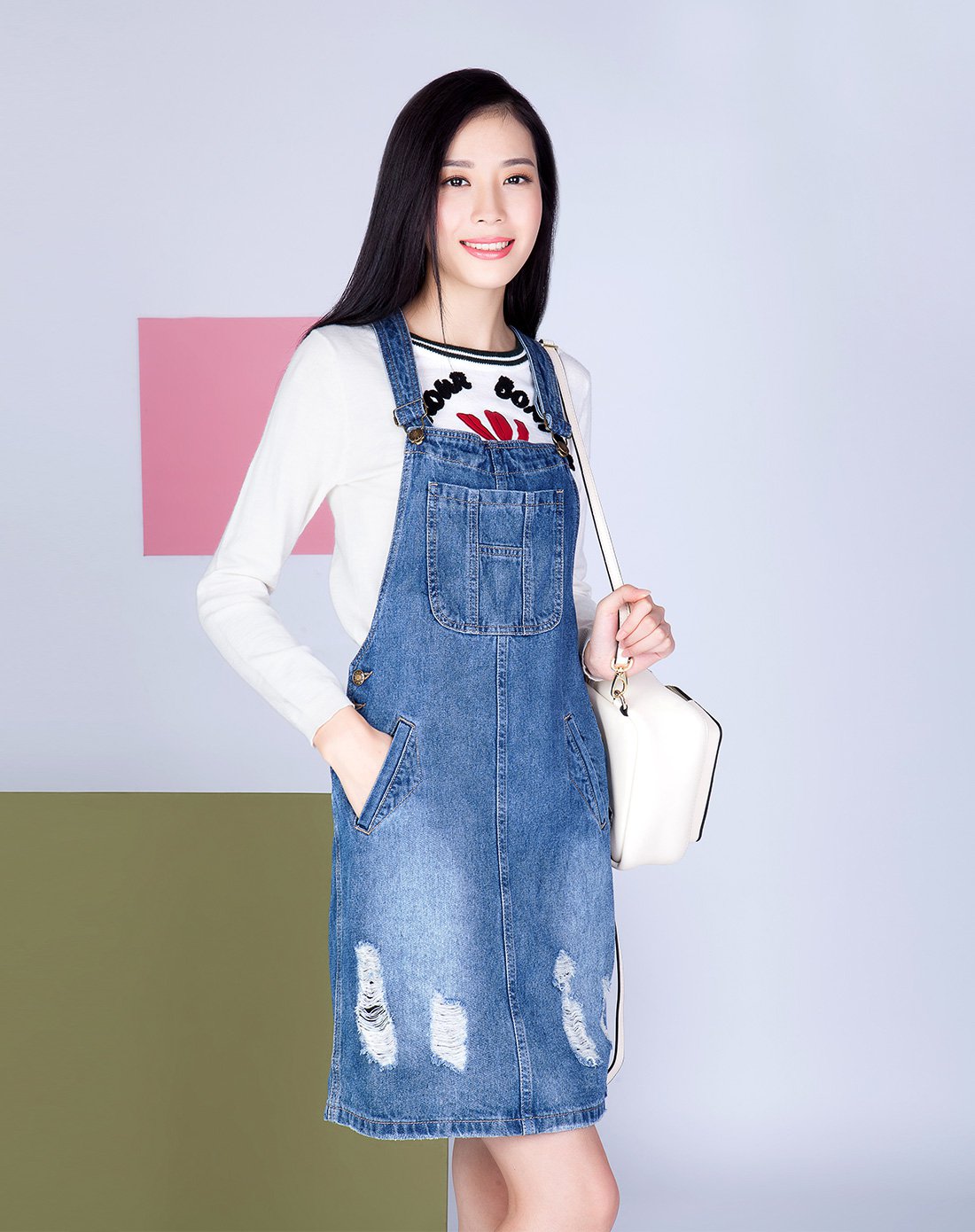 女士牛仔蓝丹宁复古风简约背带牛仔裙