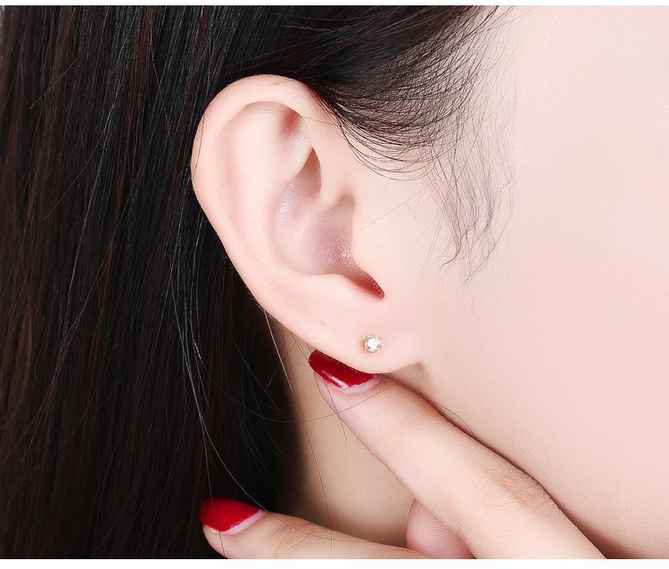 千禧之星 10分一对经典六爪黄18k金钻石耳钉如图