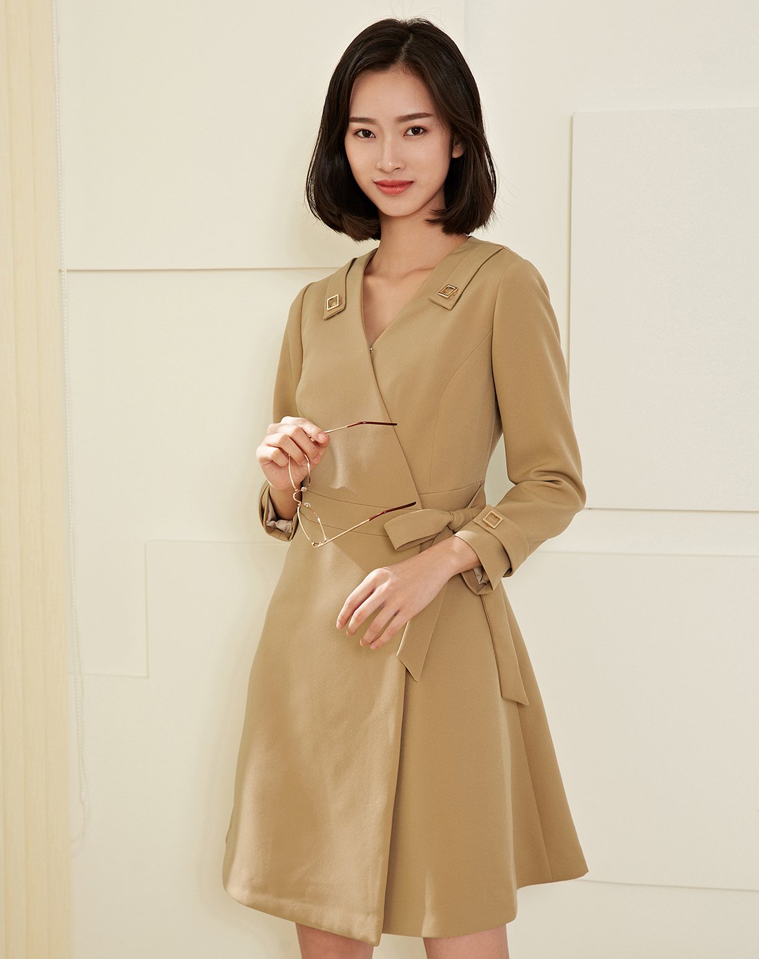 osa欧莎卡其色复古气质长袖连衣裙