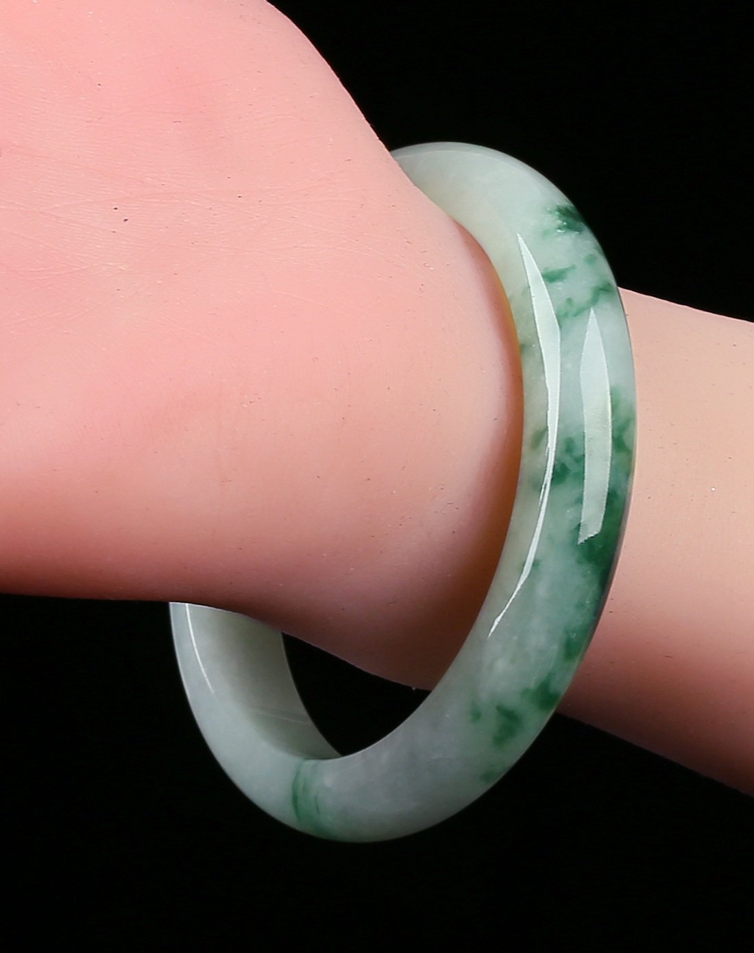 一品翠 天然翡翠a货水润淡绿色飘兰花富贵平安镯