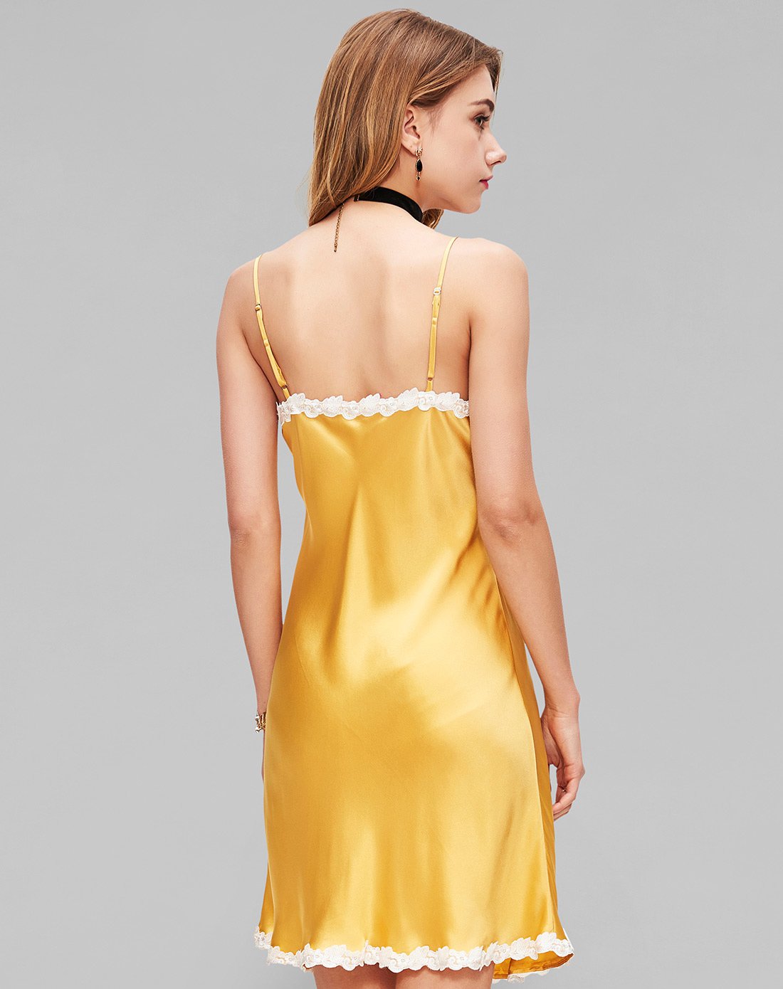 重磅真丝开叉刺绣吊带裙