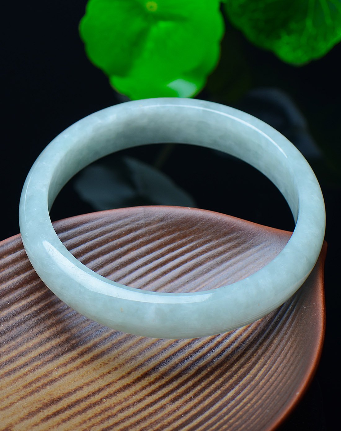 filial&love玉石专场filial&love 冰种豆绿正圆翡翠手镯a货附证书如图