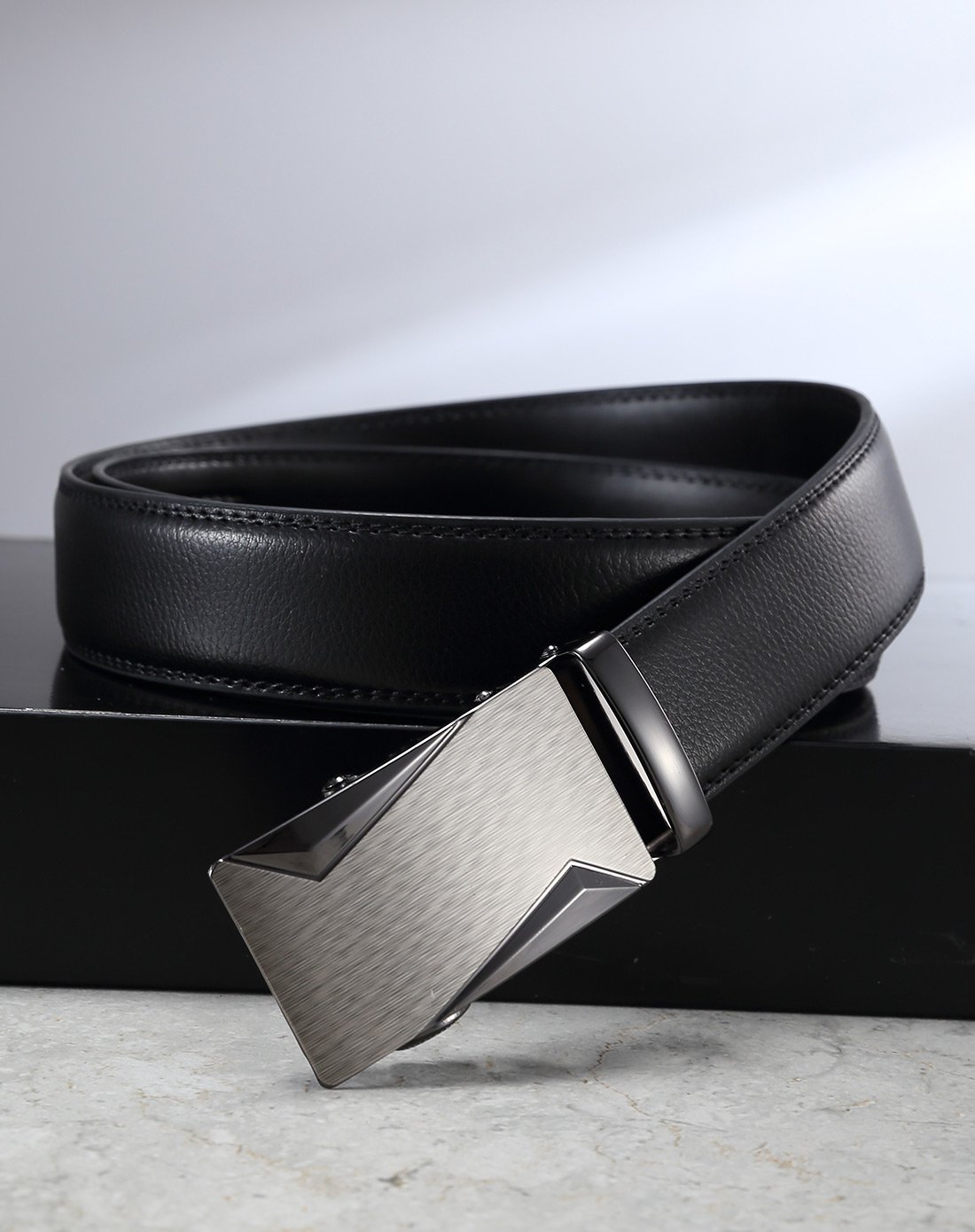 男士牛皮时尚休闲自动扣皮带黑色