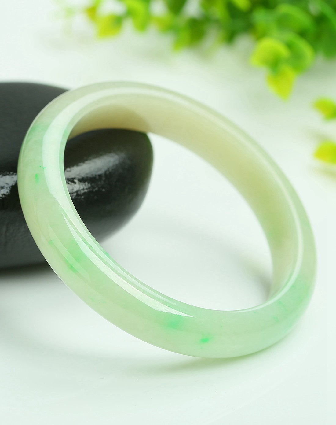 一品翠 天然翡翠a货细腻飘阳绿清新福镯淡绿