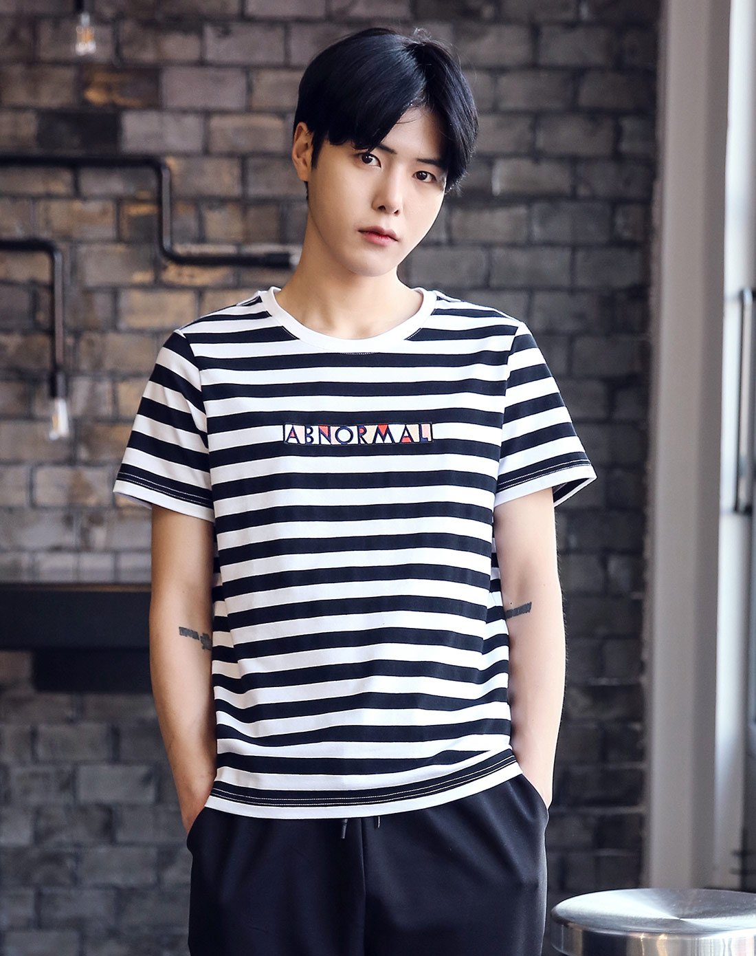 条纹修身休闲百搭男款短袖t恤黑白条