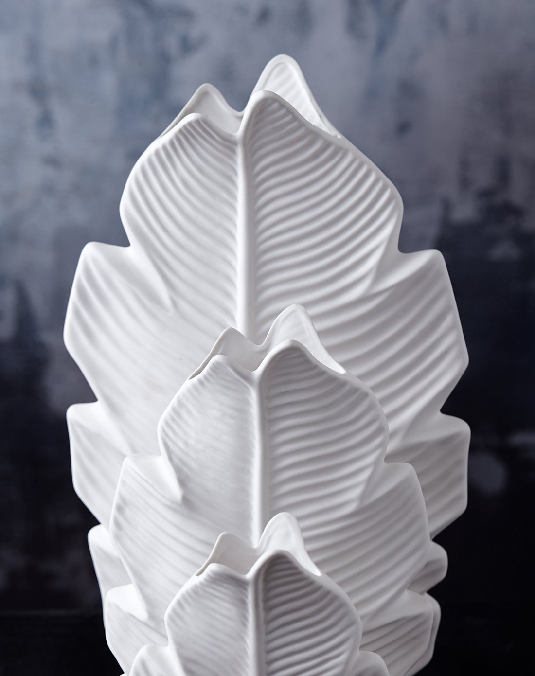 北欧风格叶片造型磨砂质感陶瓷花瓶-中号