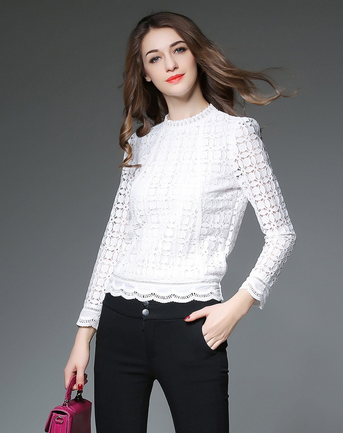 女款蕾丝镂空潮流上衣白色