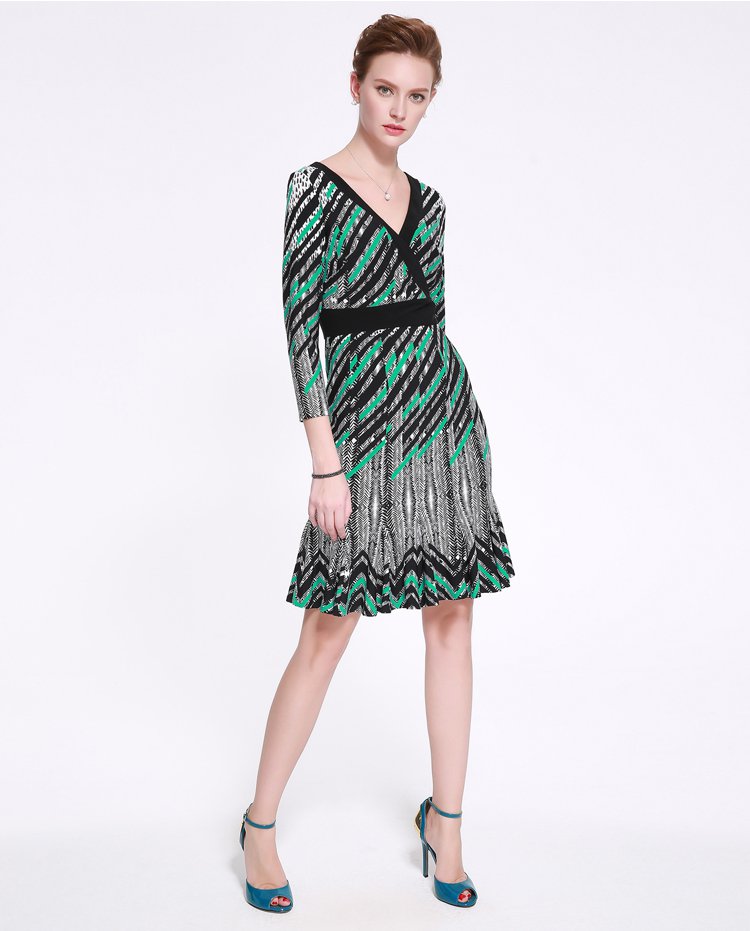 女装条纹交叉v领修身连衣裙