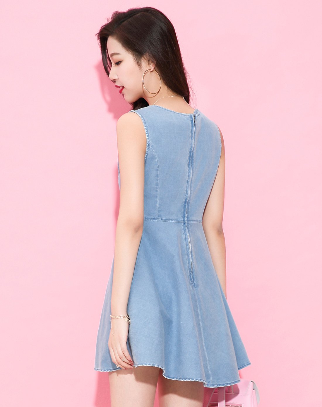 时尚无袖a字裙短连衣裙浅牛仔蓝