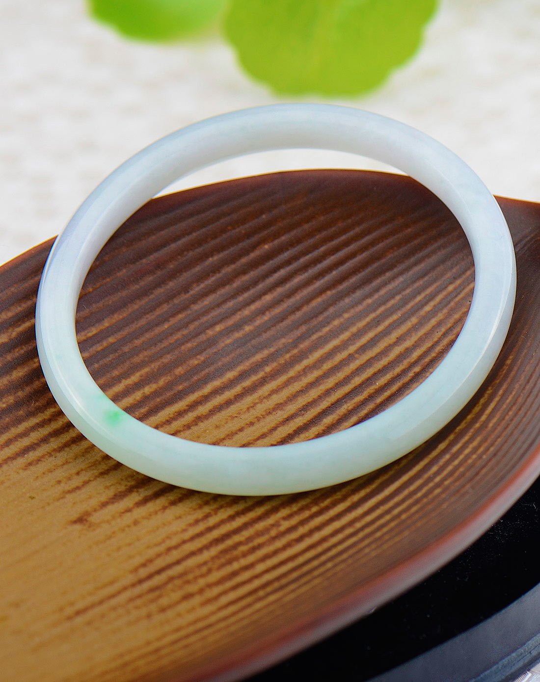 冰种细条椭圆翡翠贵妃镯a货附证书如图