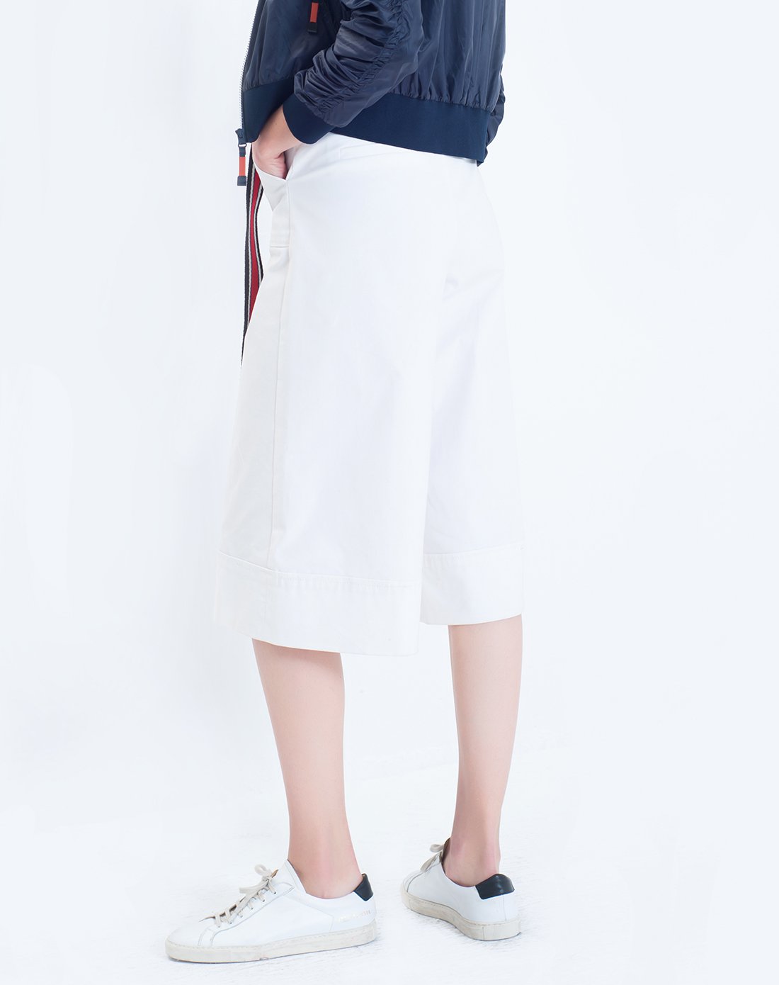 纯白高腰阔腿裤白色