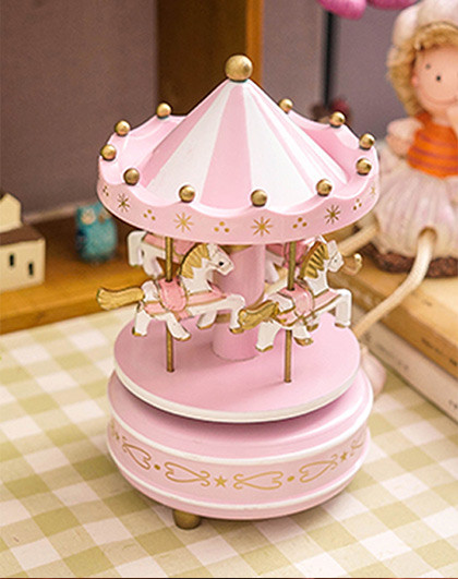 木质旋转木马八音盒粉色礼物音乐盒摆件