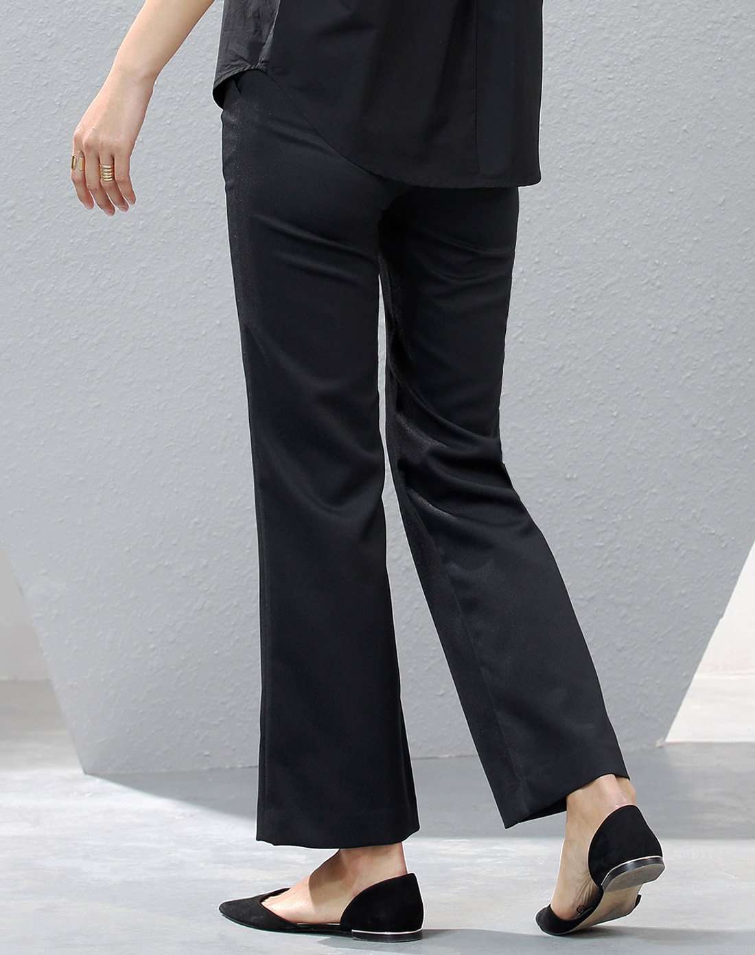 时尚修身微喇叭西装裤