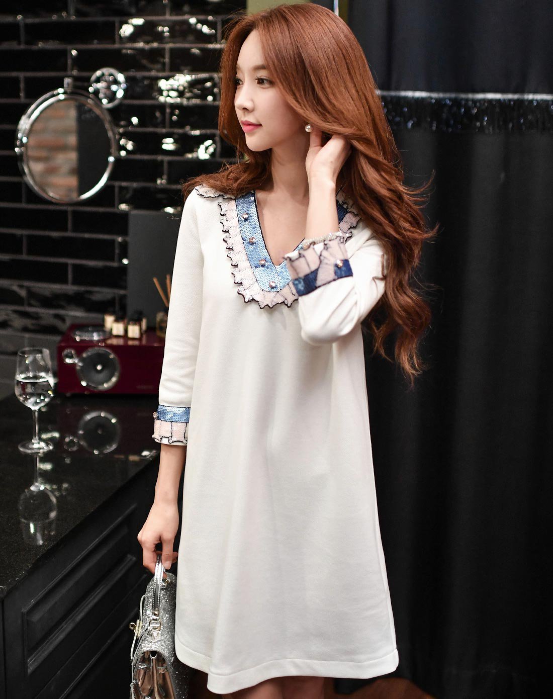 气质淑女珠片领花长袖连衣裙