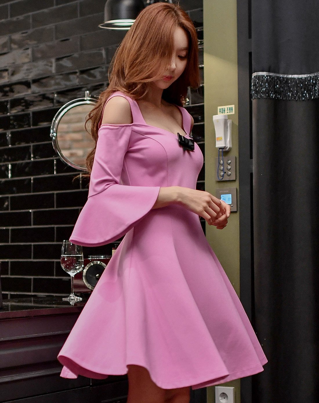 喇叭袖吊带连衣裙玫粉色