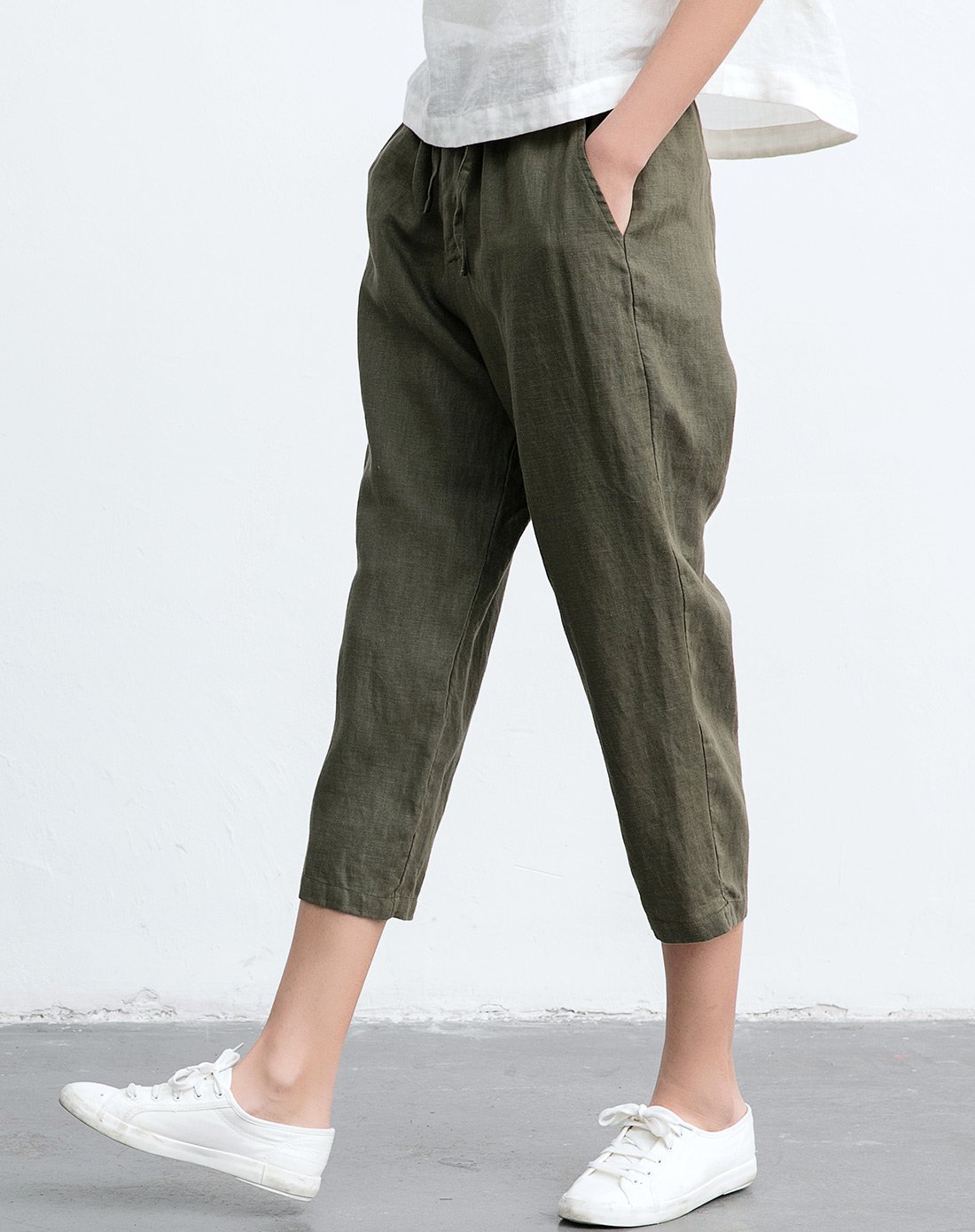 休闲亚麻宽松八分裤军绿色