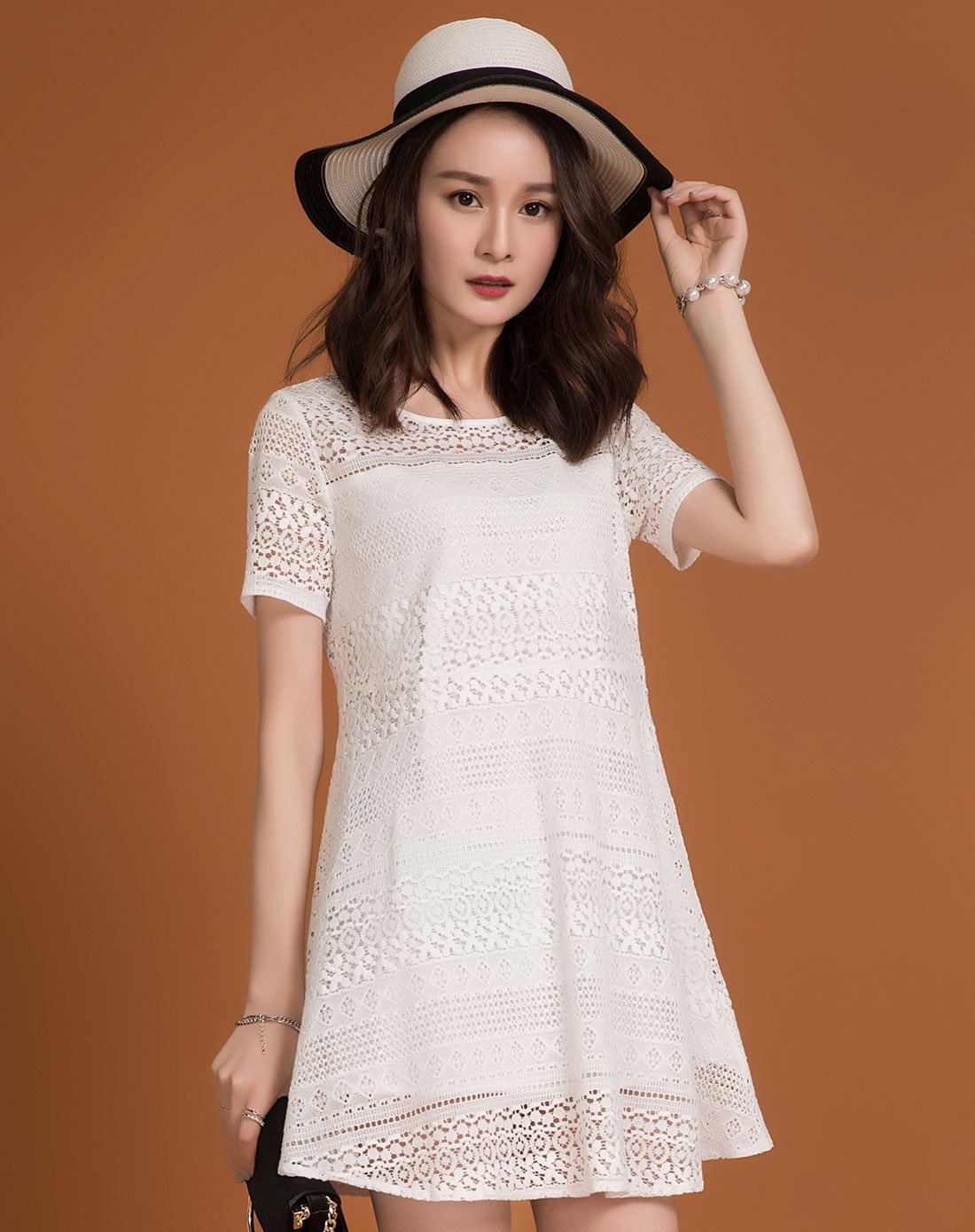 (夏新品)圆领复古股线蕾丝x型连衣裙黑色