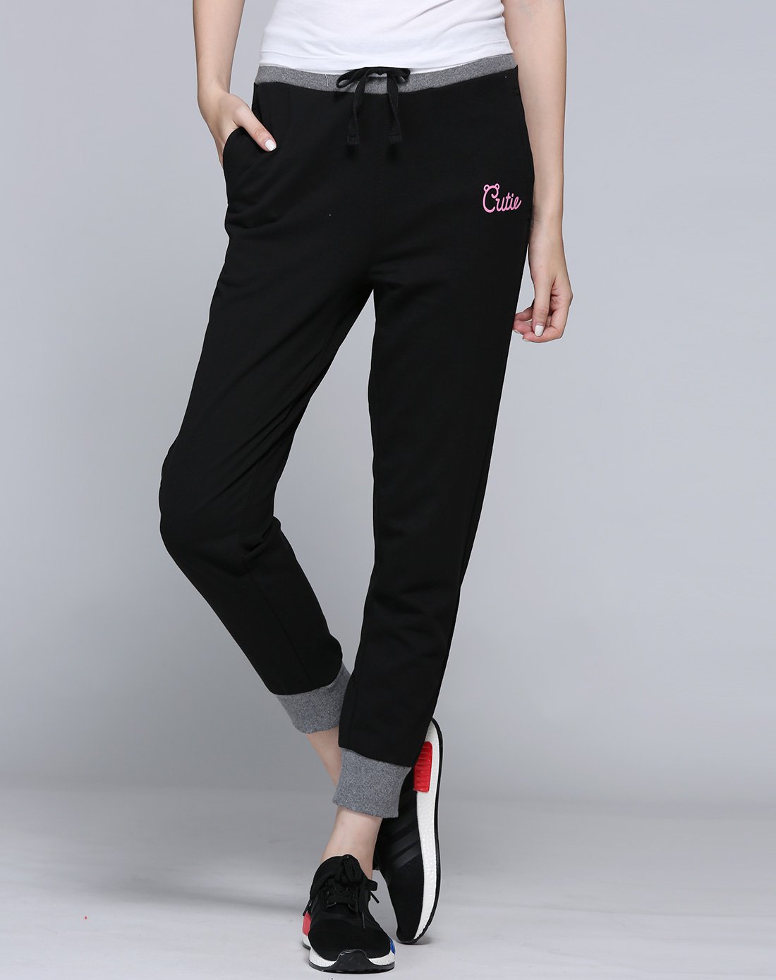 女装可爱印花八分裤