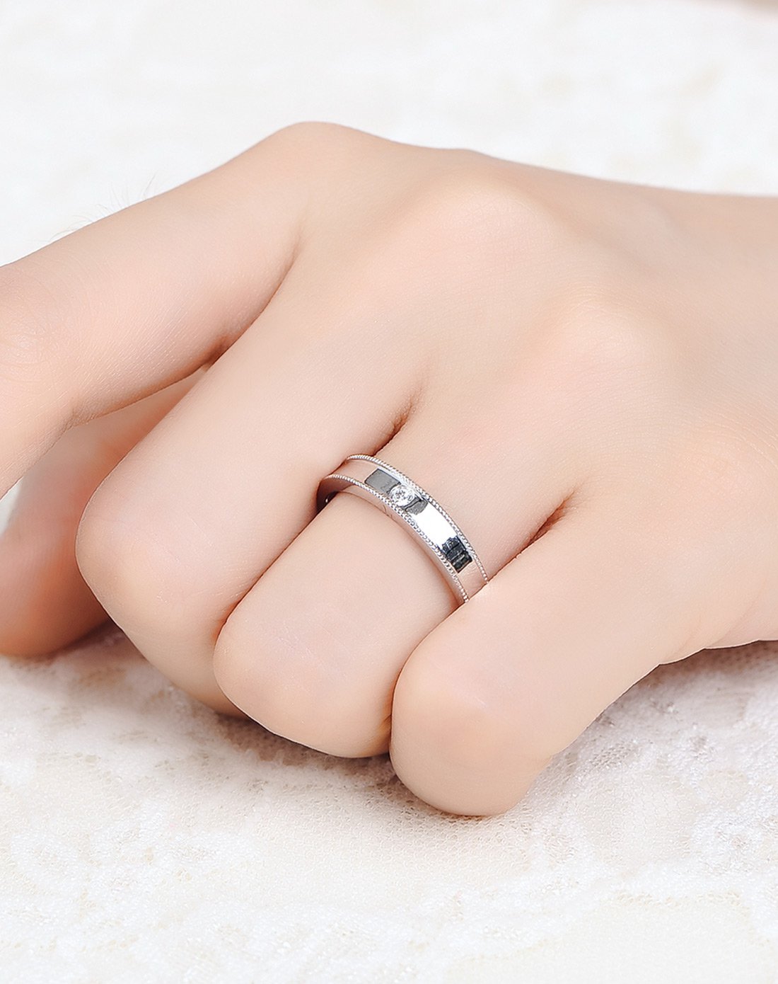 【2017新品】金至尊 18k金k白简约镶嵌对戒(定价)