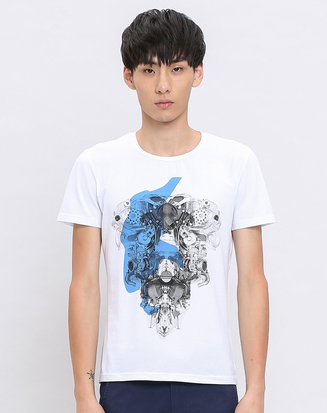 男装都市前胸主题图案t恤