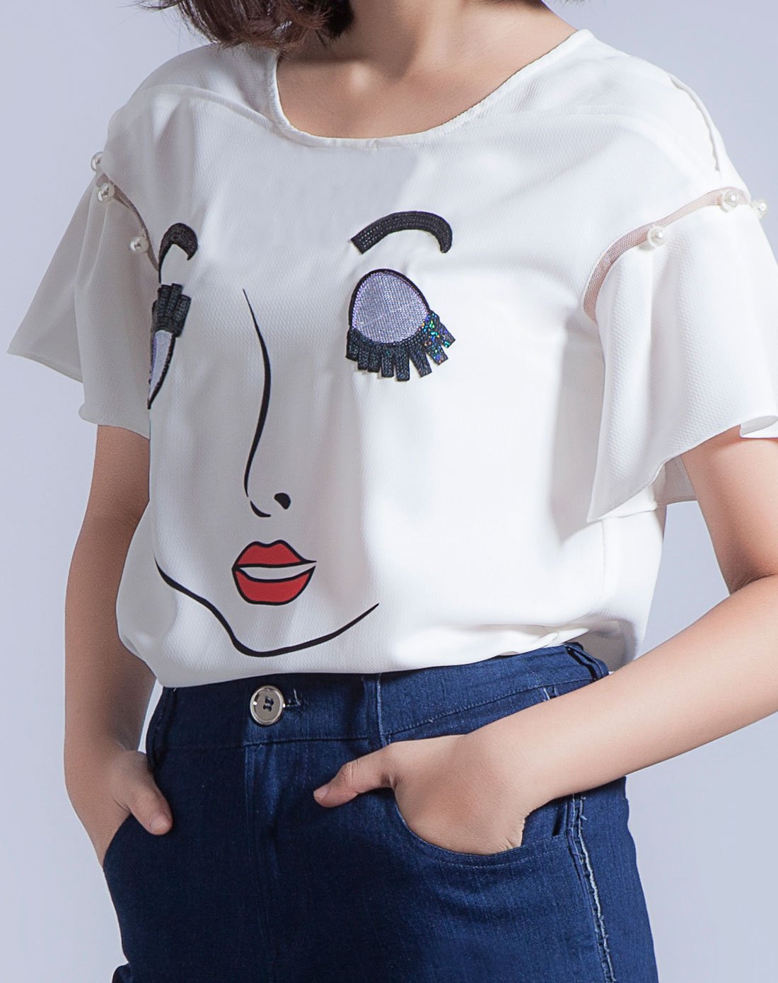 简约人脸图案装饰t恤白色