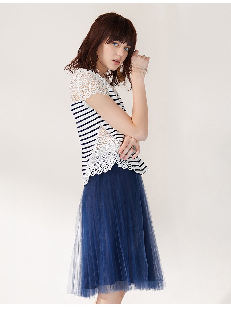 阿奇米朵arkmiido女装专场 海军风蕾丝拼接上衣 厚薄: 常规 图案