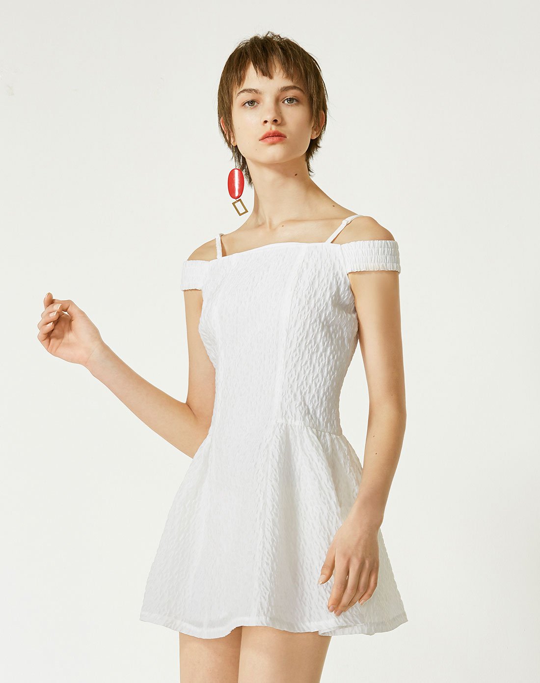 one more女装专场 one more文墨简约通勤新款一字肩吊带连衣裙女短裙