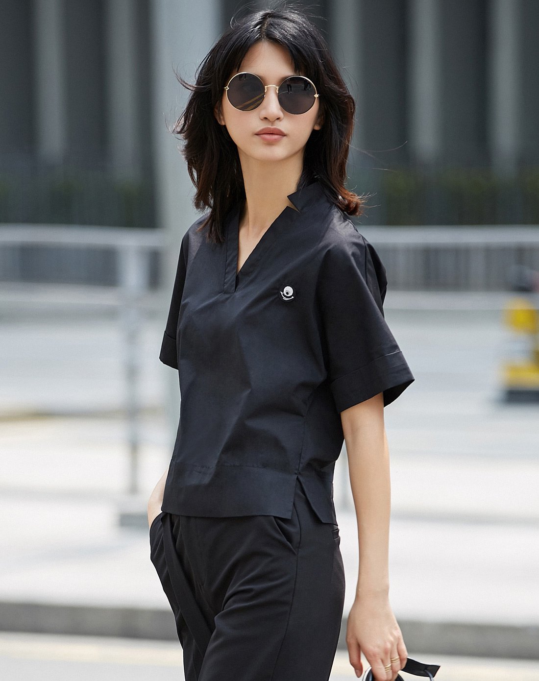 v领绣花连身袖开叉棉质衬衫黑色