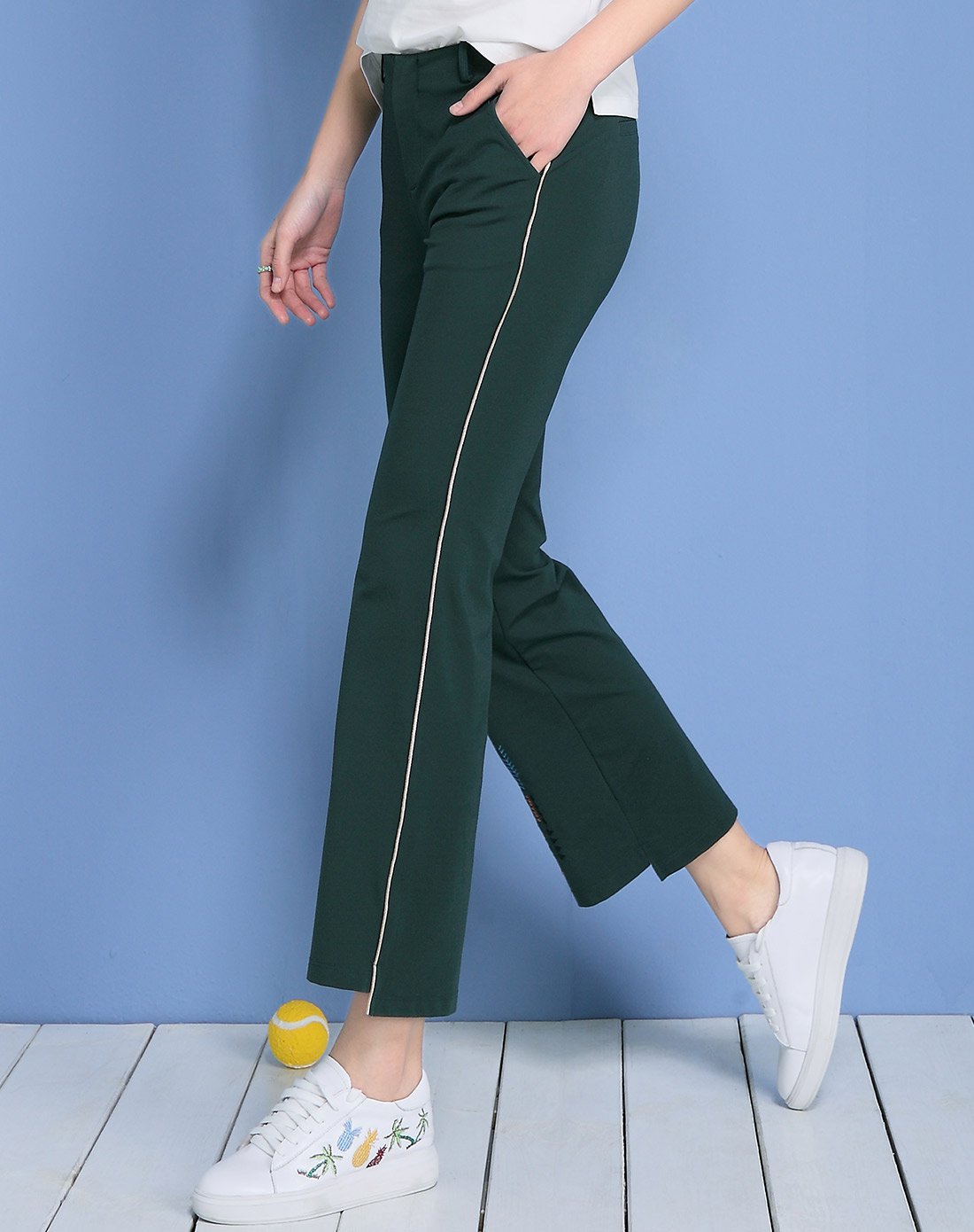 粽粽新情-熙世界sllsky绣花运动休闲侧拼接阔腿九分裤106lk432522