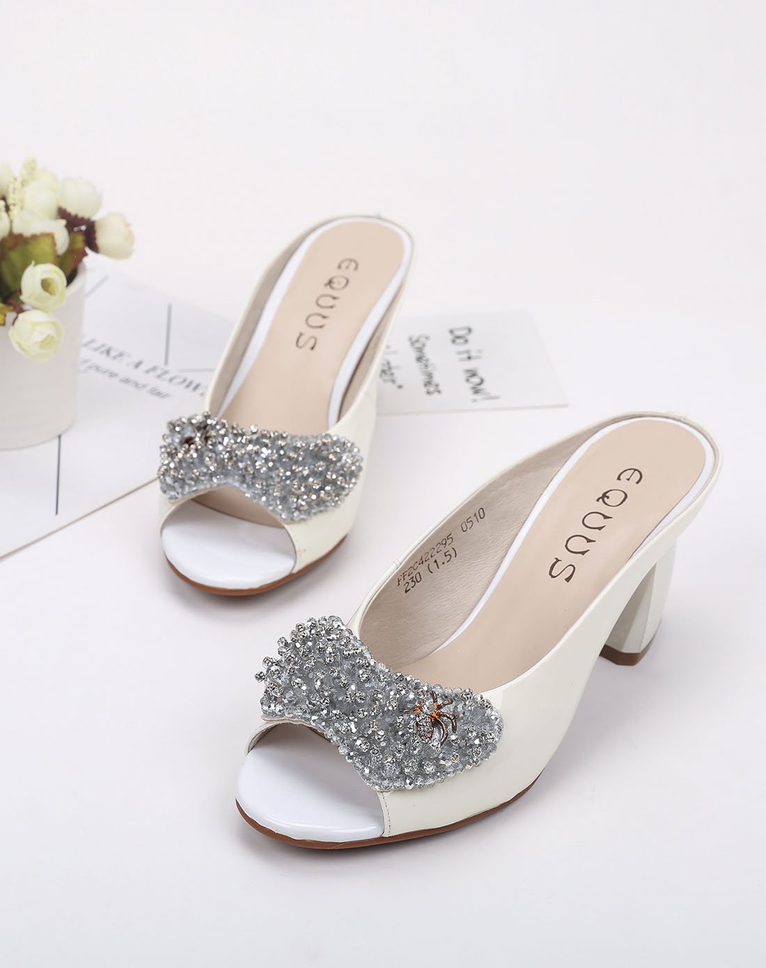 牛漆皮镶钻高跟拖鞋