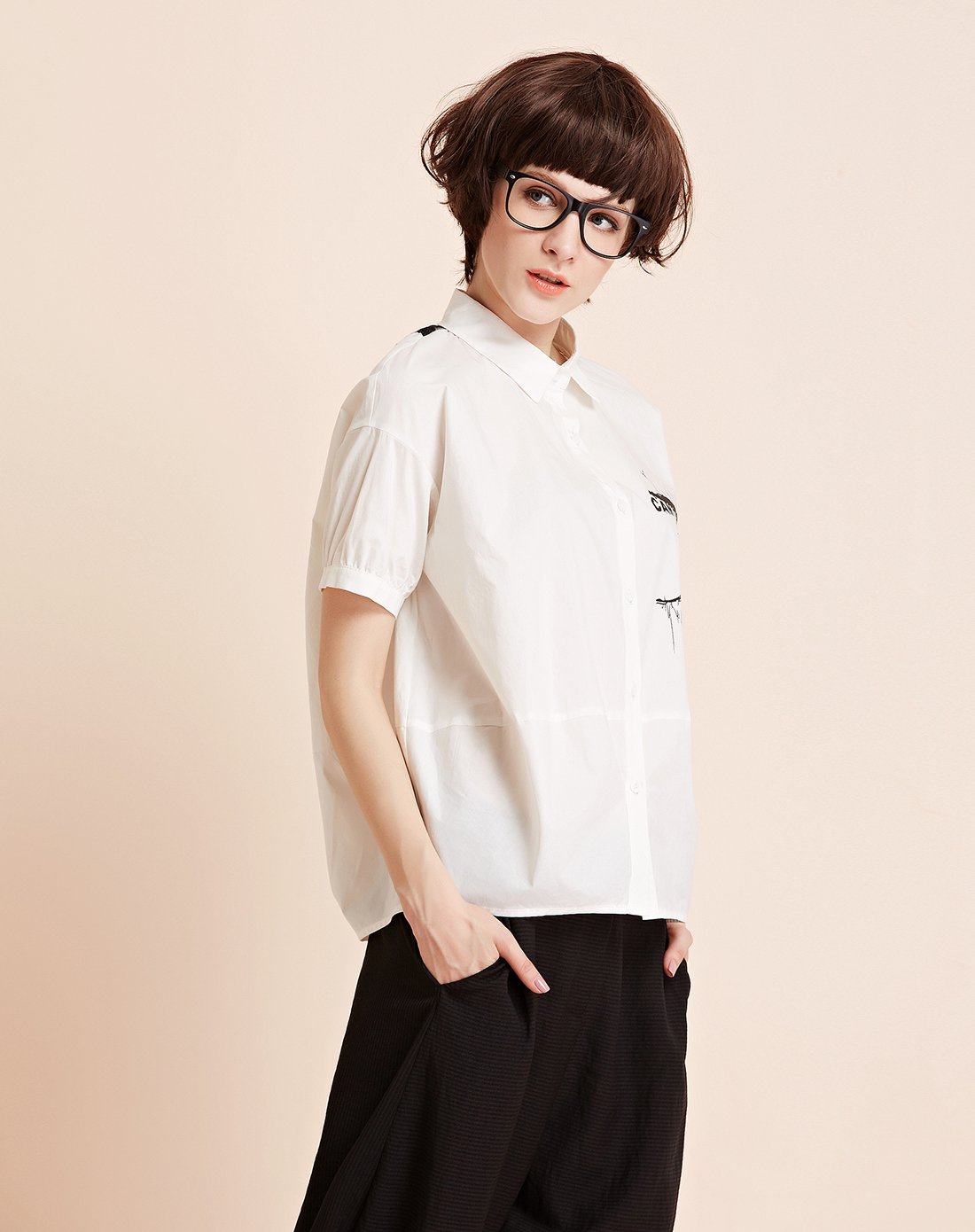 简约休闲短款修身显瘦女士衬衣印花