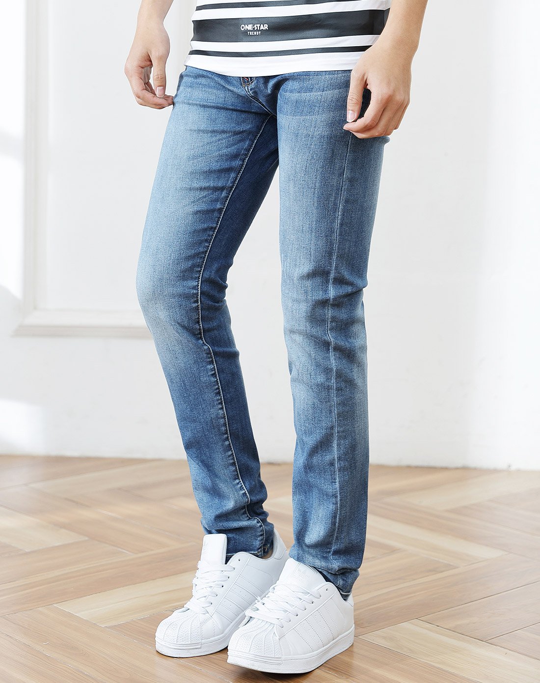 男款时尚修身窄脚裤牛仔长裤牛仔蓝