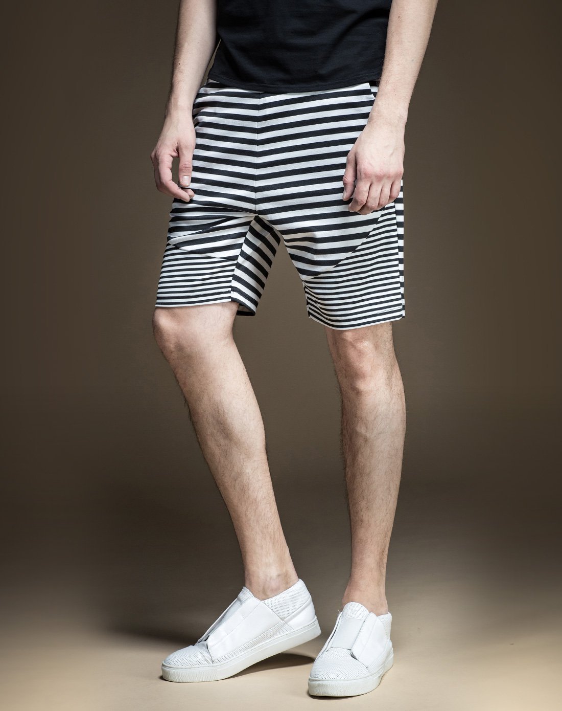 2017夏季新品经典条纹修身休闲短裤黑白条色
