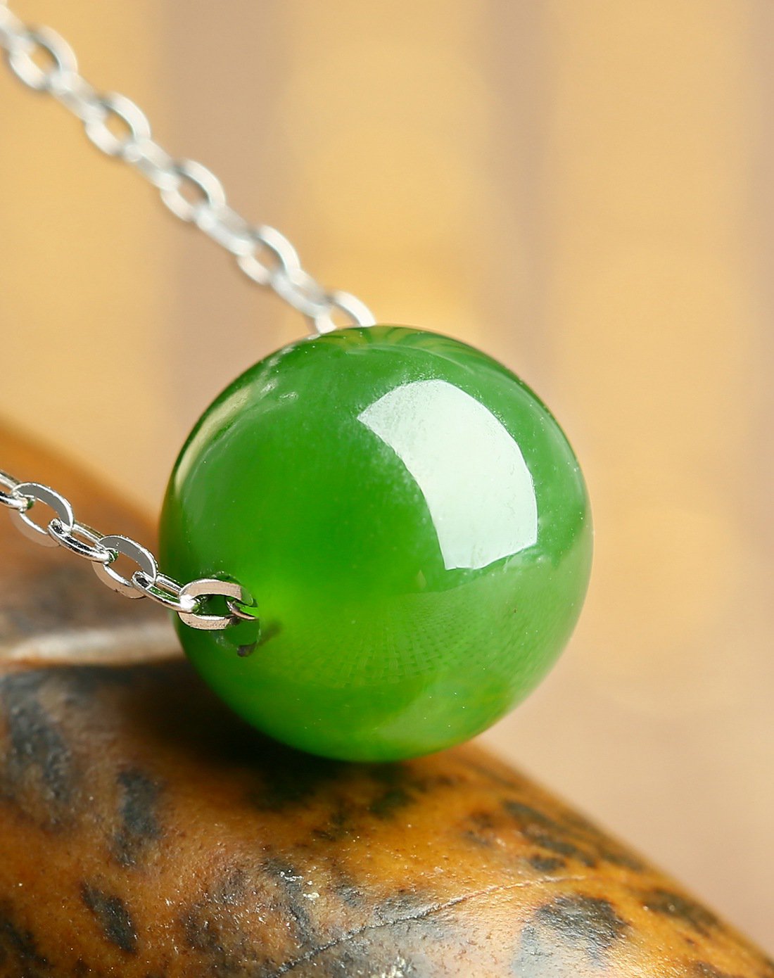 一品翠 天然和田玉s925菠菜绿碧玉圆珠锁骨链绿色