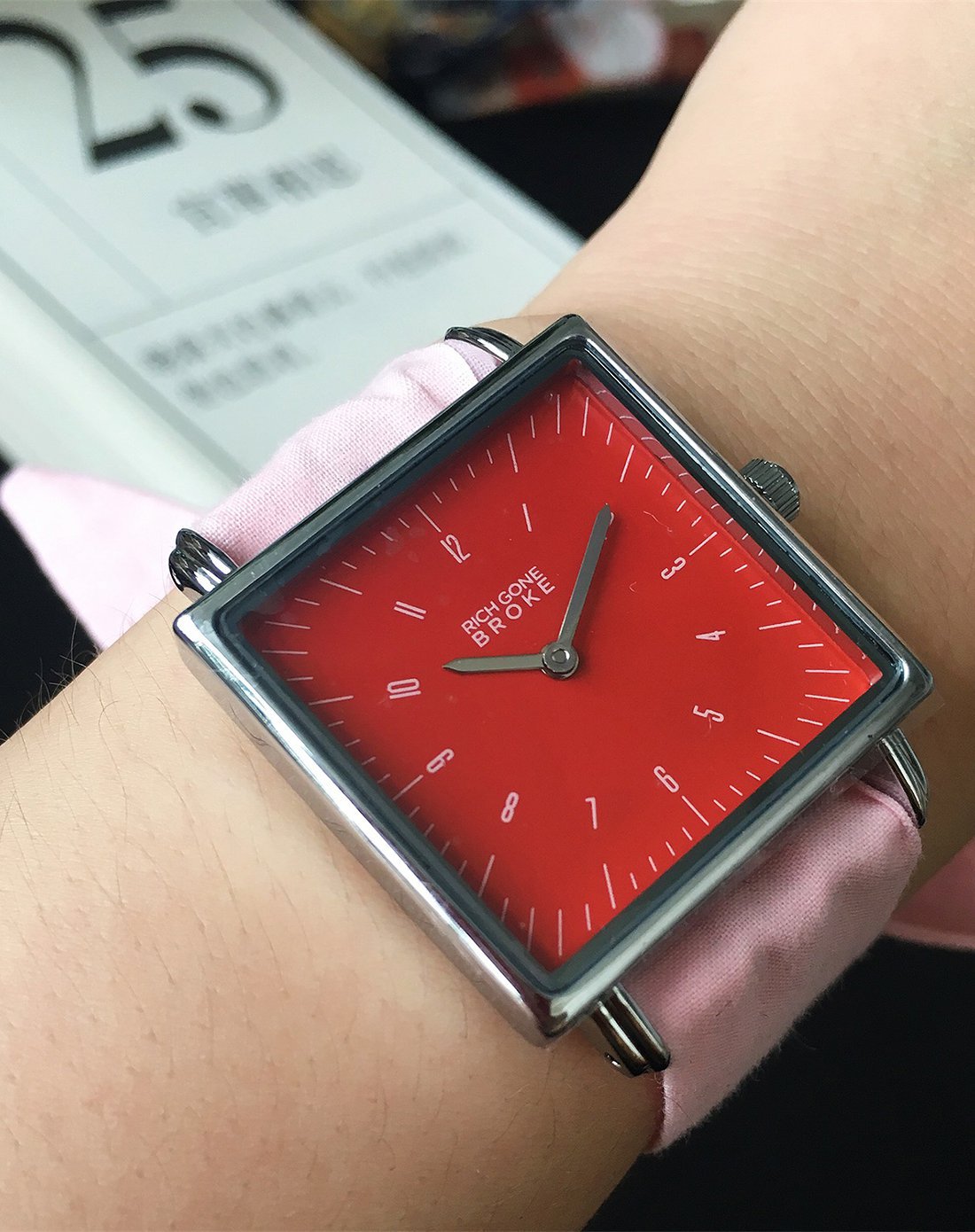 richgonebroke法国草莓奶昔红色正方形手表