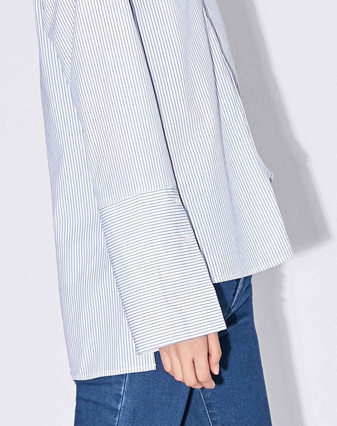 宽松中长纯棉刺绣条纹衬衫蓝白条