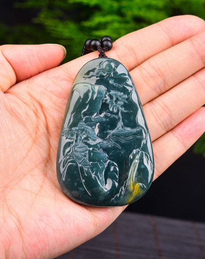 荔尚a货冰糯种油青山水画挂牌翡翠吊坠附证书