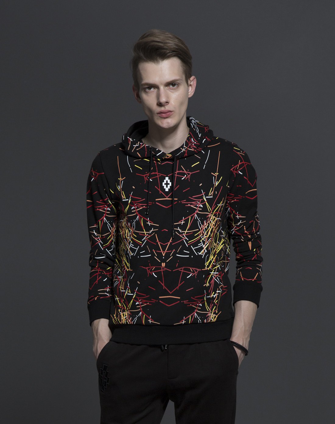 2017时尚潮品纯棉百搭渐变卫衣黑色