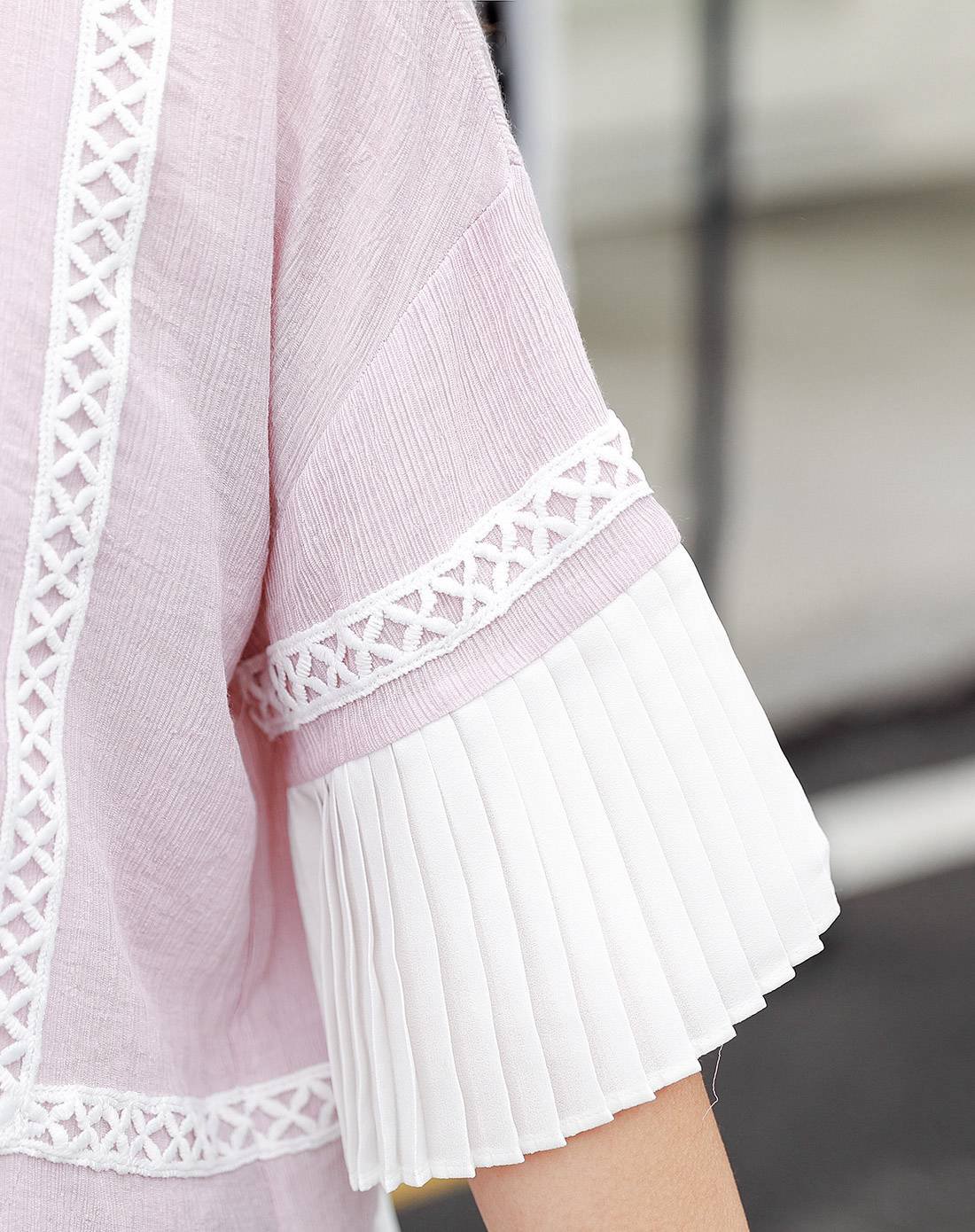 女款撞色花边百褶上衣