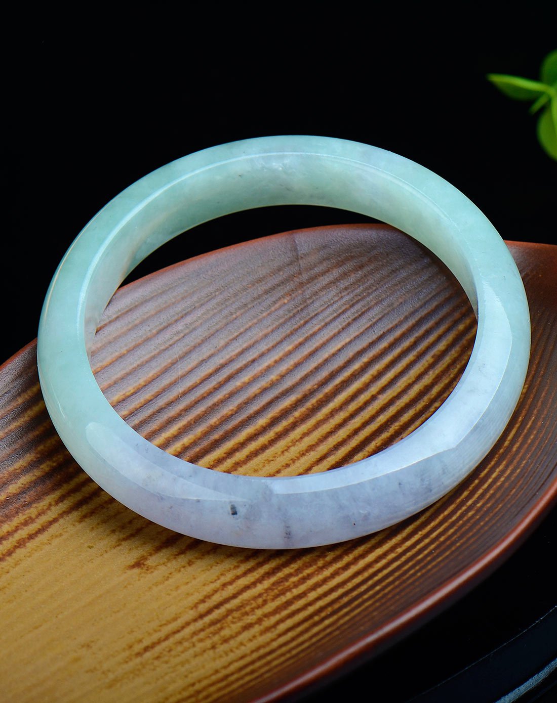 冰种略带芝麻点正圈翡翠手镯a货附证书